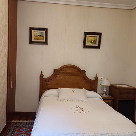 Pension Lorea San Sebastian Bagian luar foto